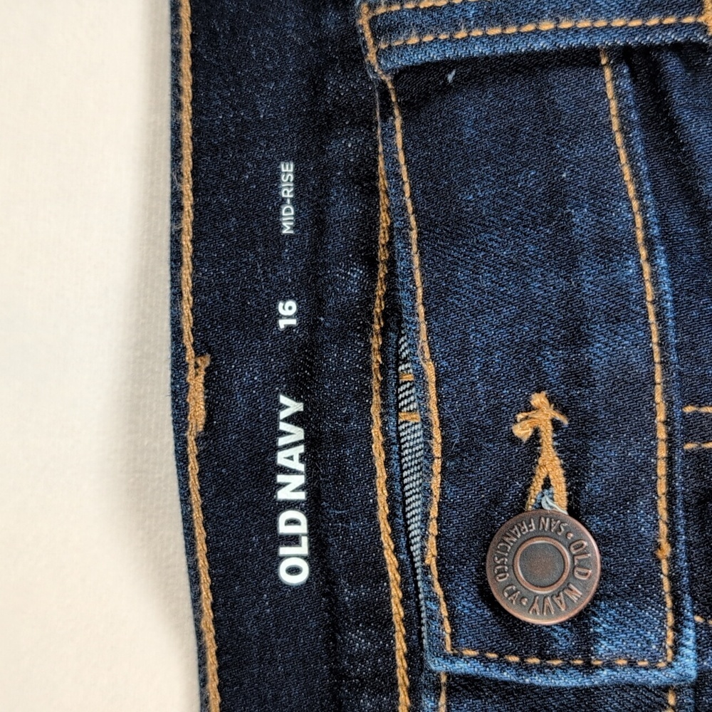 Old Navy Mid-Rise Dark Wash Denim Jean Shorts Size 16 - Picture 2 of 9